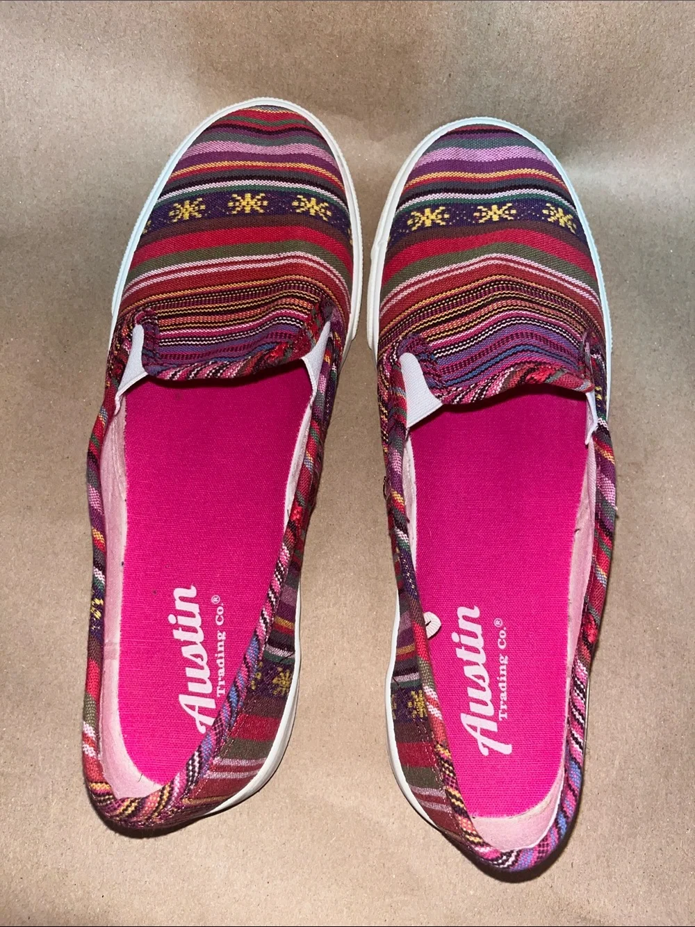 Austin Trading Co Serape Print Slip-On Sneakers Size 8 - Picture 5 of 7